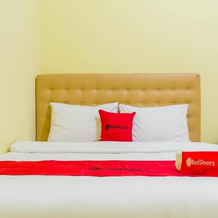 RedDoorz Syariah @ Puri Kalijaga Street Hotel Cirebon Bagian luar foto