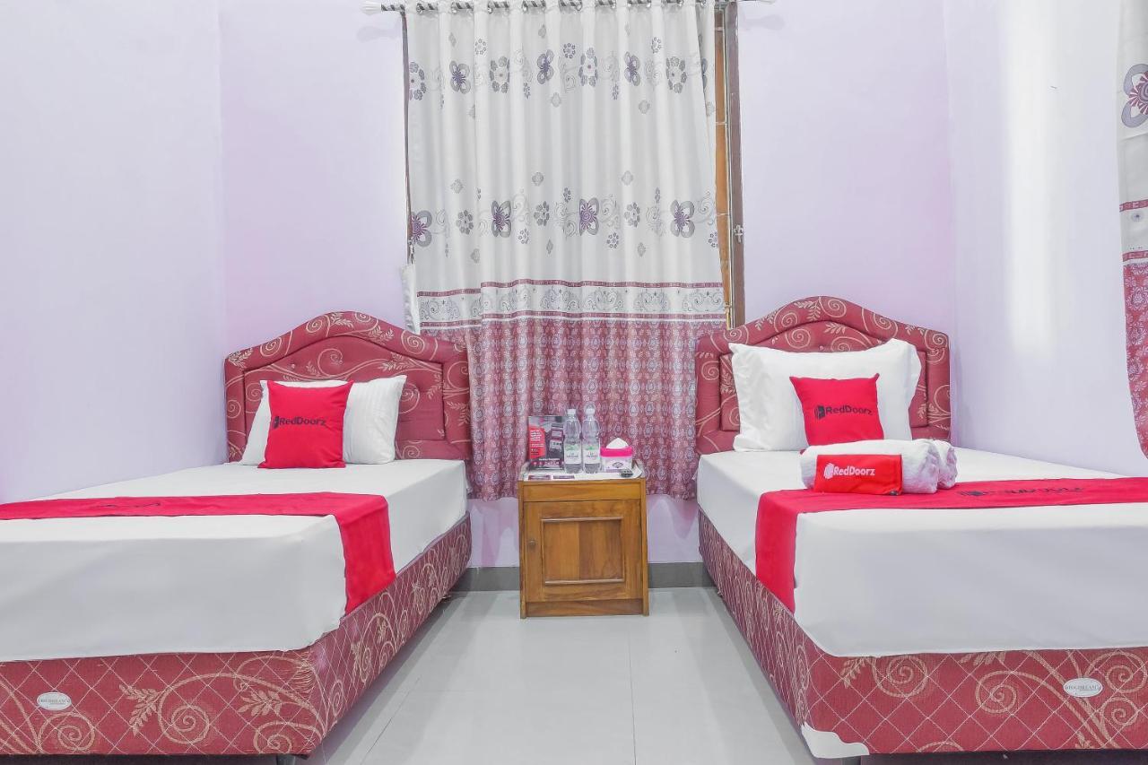 RedDoorz Syariah @ Puri Kalijaga Street Hotel Cirebon Bagian luar foto